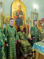 Епископ Макарий возглавил богослужение на престольный праздник храма преподобного Серафима Саровского в городе Сосенский