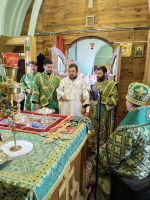 Епископ Макарий возглавил богослужение на престольный праздник храма преподобного Серафима Саровского в городе Сосенский