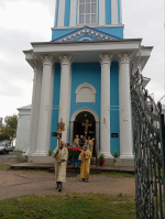 Заупокойная лития у Поклонного Креста в городе Людиново